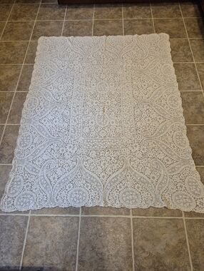 Vintage Ivory Lace Rectangular Tablecloth, Approximately 68 X 53 Inches